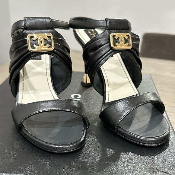 SOLD- CHANEL Sandals - Picture 3 of 13